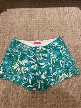 Lilly Pulitzer Teal & White Tropical Floral Scallop Hem Shorts
